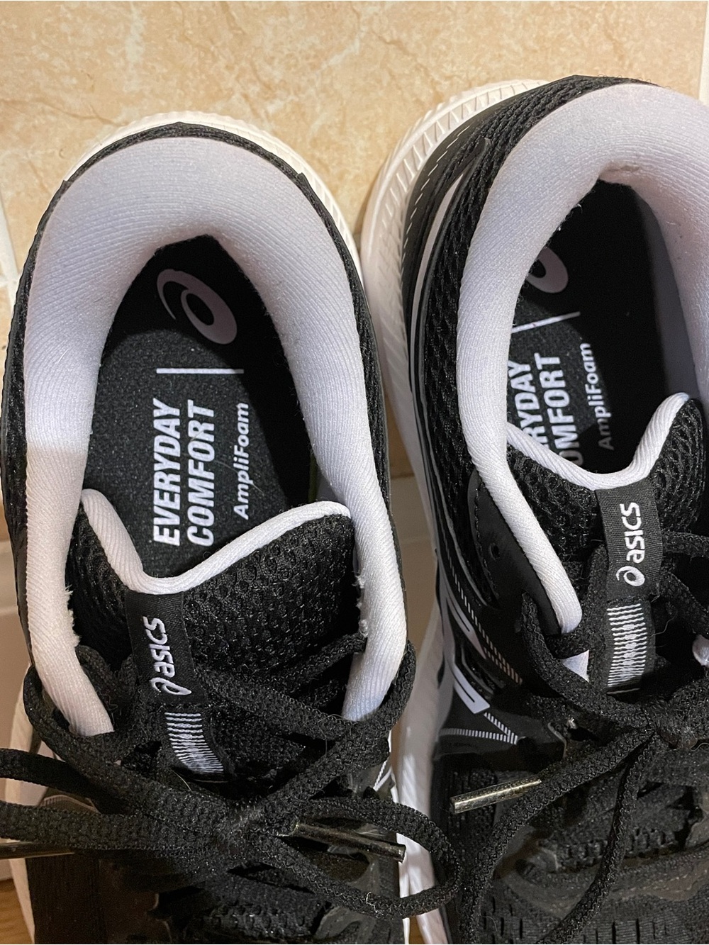 ASICS GEL-CONTEND
AmpliFoam Running Shoes - Picture 5 of 8